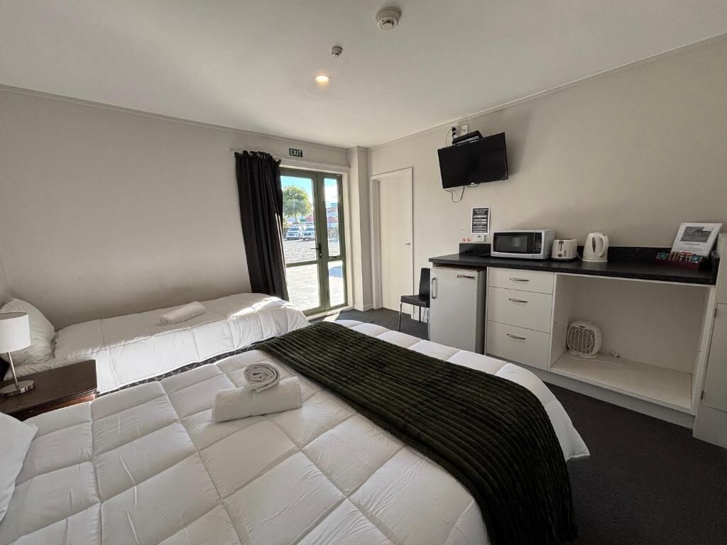 Guest room at Leopard Hotel in Waipukurau, New Zealand